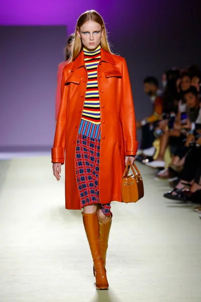 Look 4